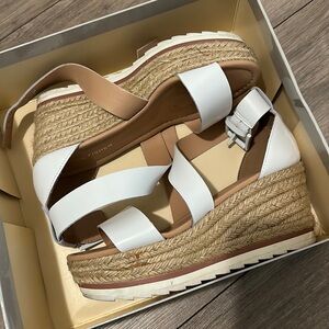 Marc fisher white leather women’s wedges size 7